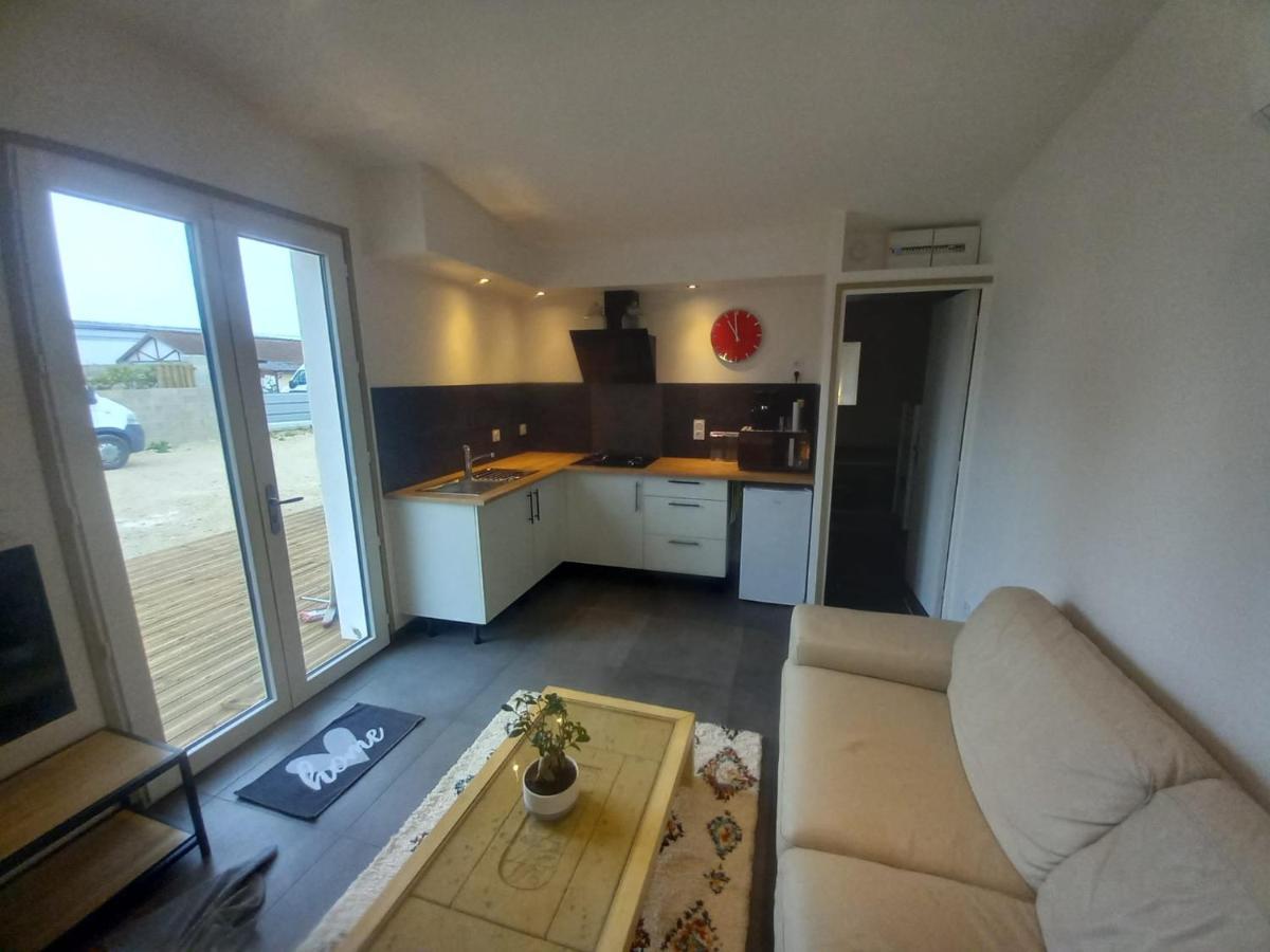 Une Petite Maison Et Sa Prairie Villefargeau Exterior foto